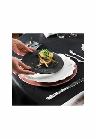 Villeroy & Boch Speiseteller Toy's Delight Royal Classic Gesamt: Länge 29,5cm, Breite 29,5cm, Höhe 2cm 3 Villeroy & Boch Speiseteller Toy's Delight Royal Classic Gesamt: Länge 29,5cm, Breite 29,5cm, Höhe 2cm – Bild 3